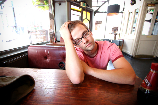 Sleepy in London pub